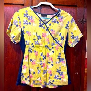 Scrub set green & floral